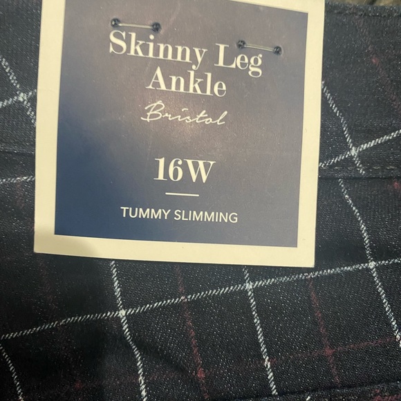 Charter club size 16W jeans. New with tags. Cute stripe to them that’s shuttle. - Picture 7 of 9